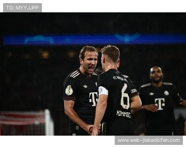 拜仁九轮狂轰三十三球 创五大联赛历史最强开局纪录