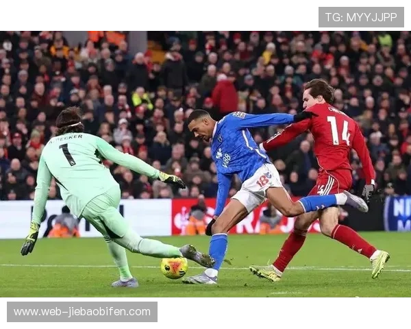 小基耶萨迎来本赛季英超首次首发 小基耶萨迎来本赛季英超首次首发